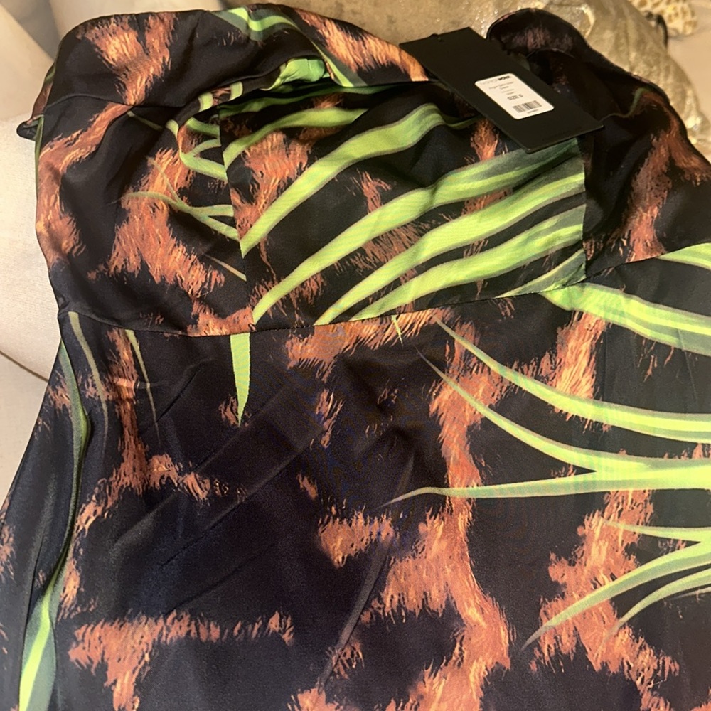 🐆Gorgeous Satin Leopard Jungle print Gown NEW sz Small 🐆 - Picture 4 of 6